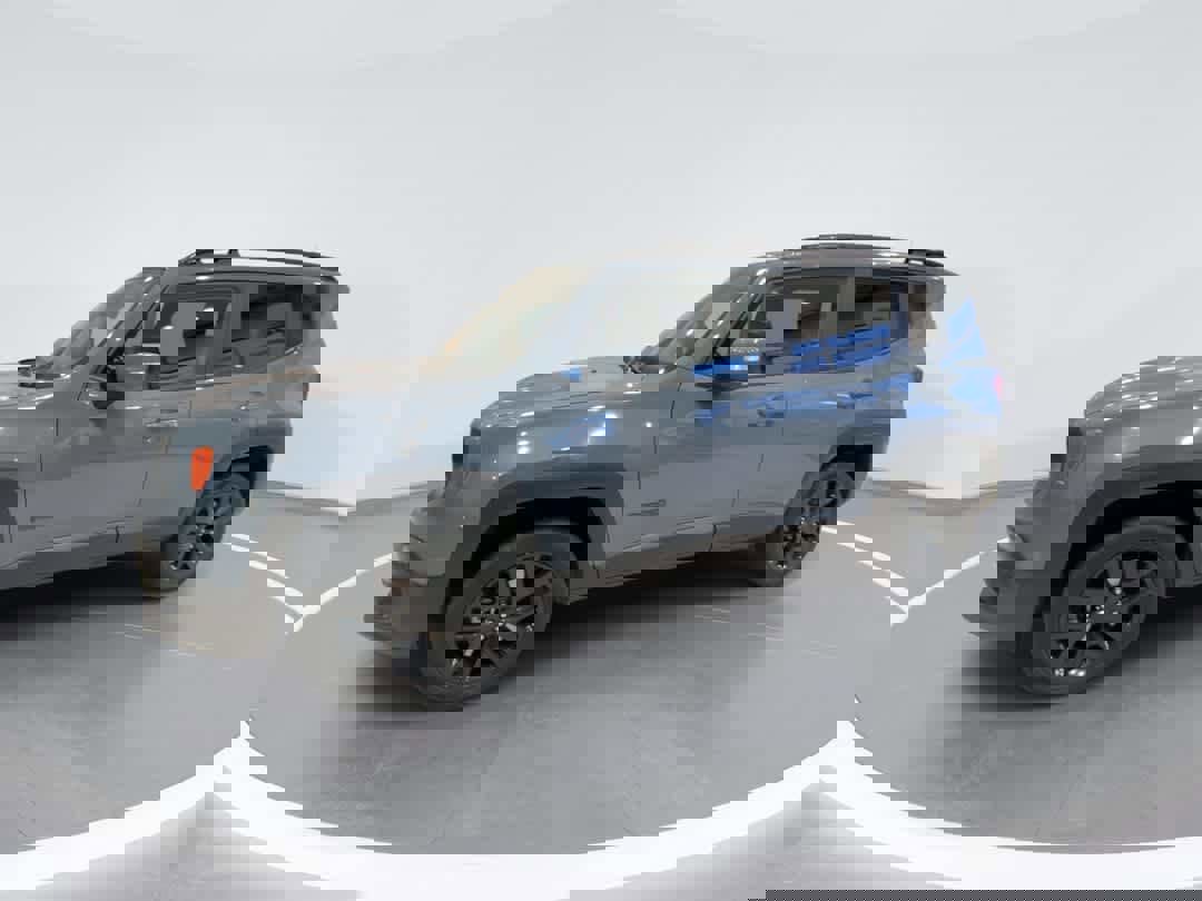 Used 2018 Jeep Renegade Altitude w/ UConnect 8.4 Nav Group image 4