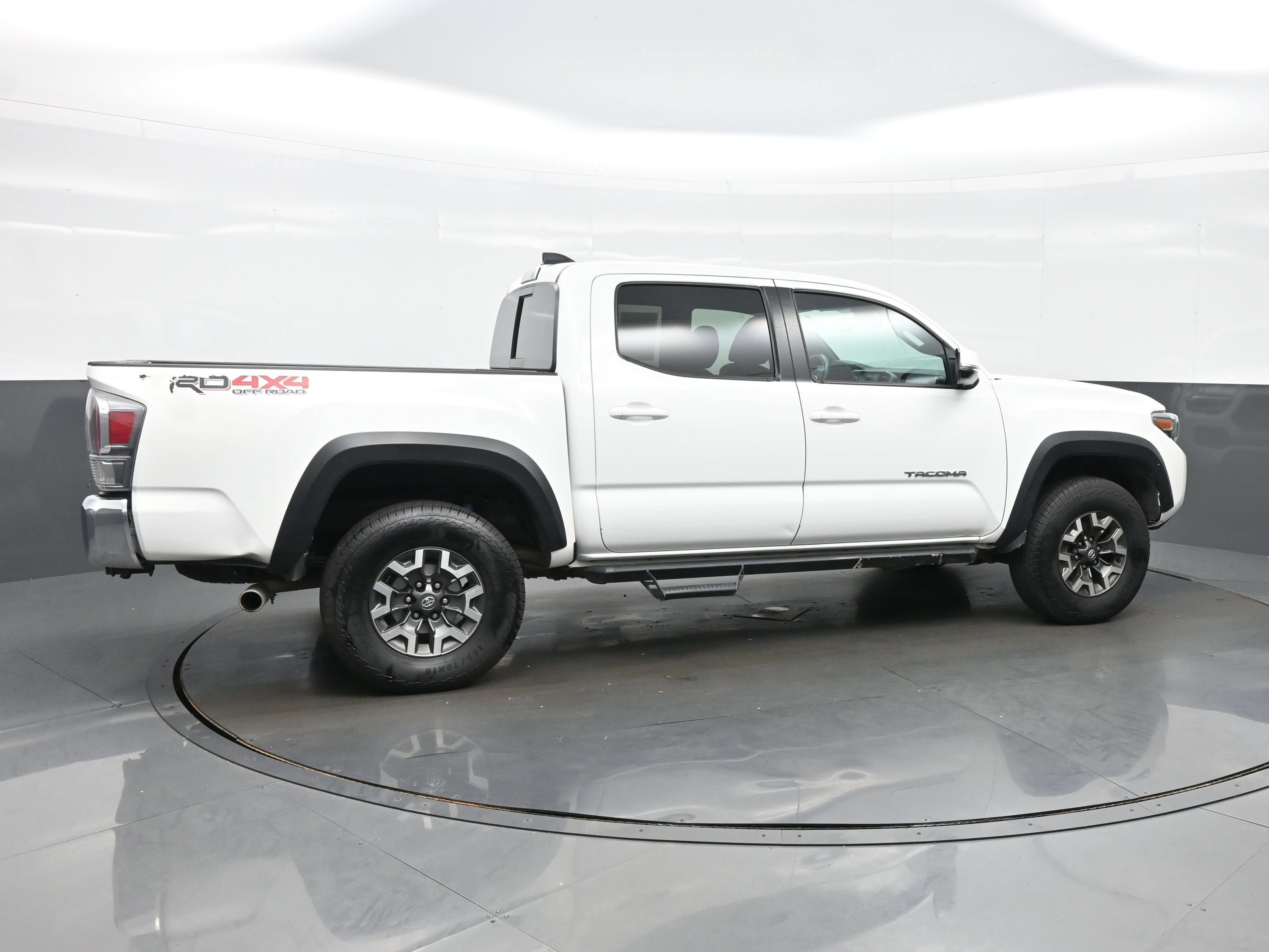 Used 2023 Toyota Tacoma TRD Off-Road AWD/4WD image 6