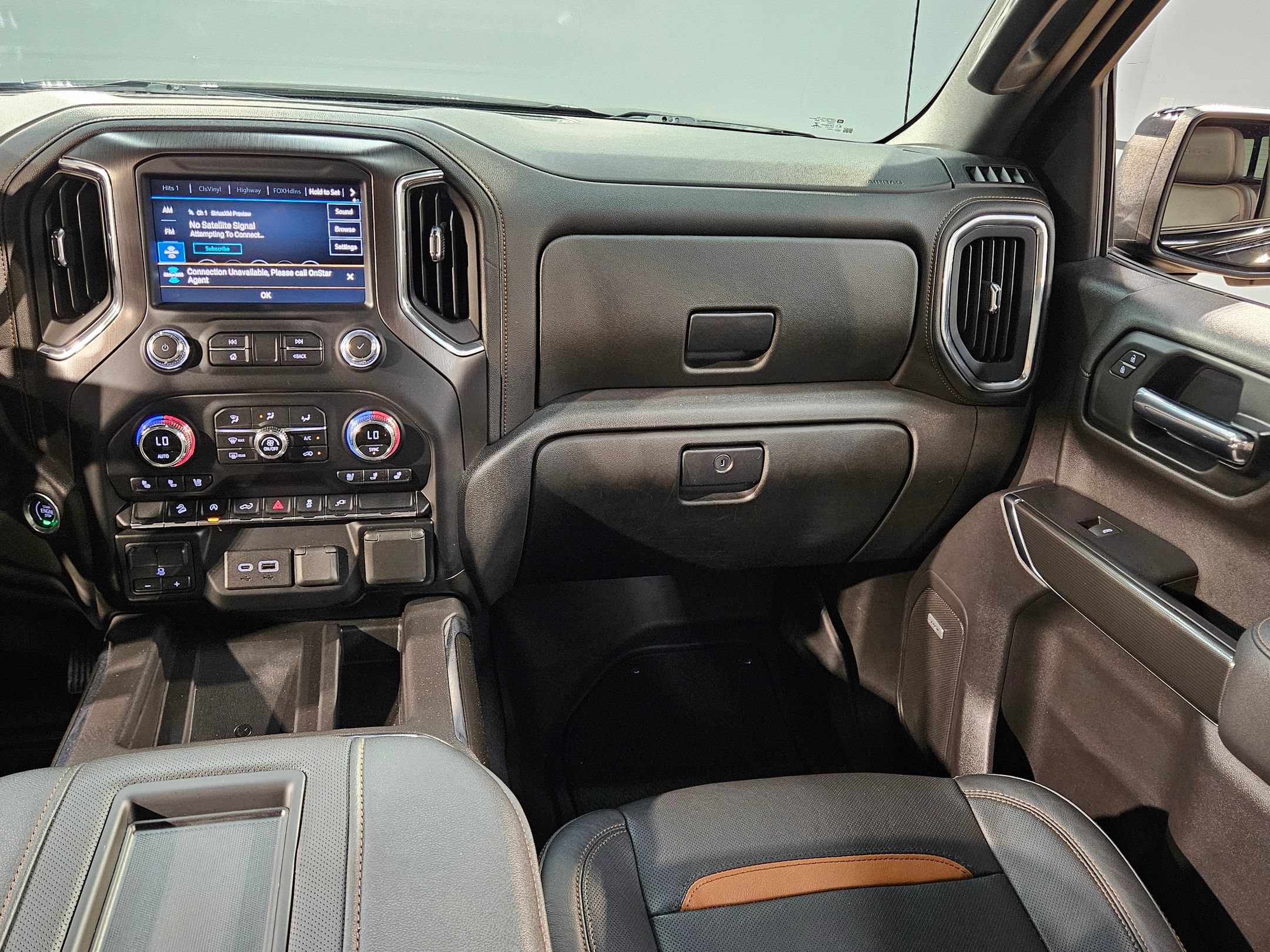 Used 2021 GMC Sierra 1500 AT4 w/ AT4 Preferred Package AWD/4WD image 11