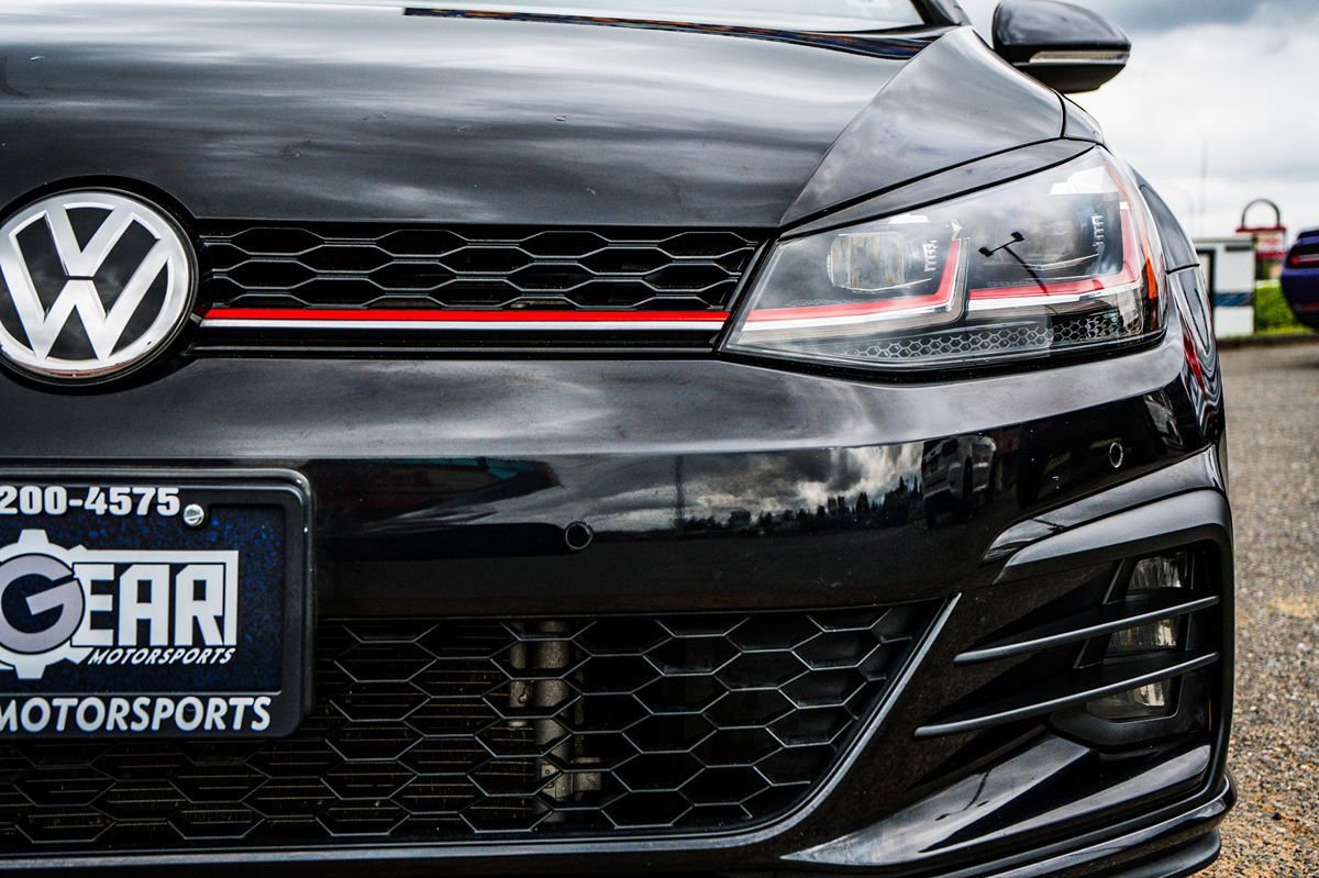 Used 2018 Volkswagen GTI SE FWD image 9
