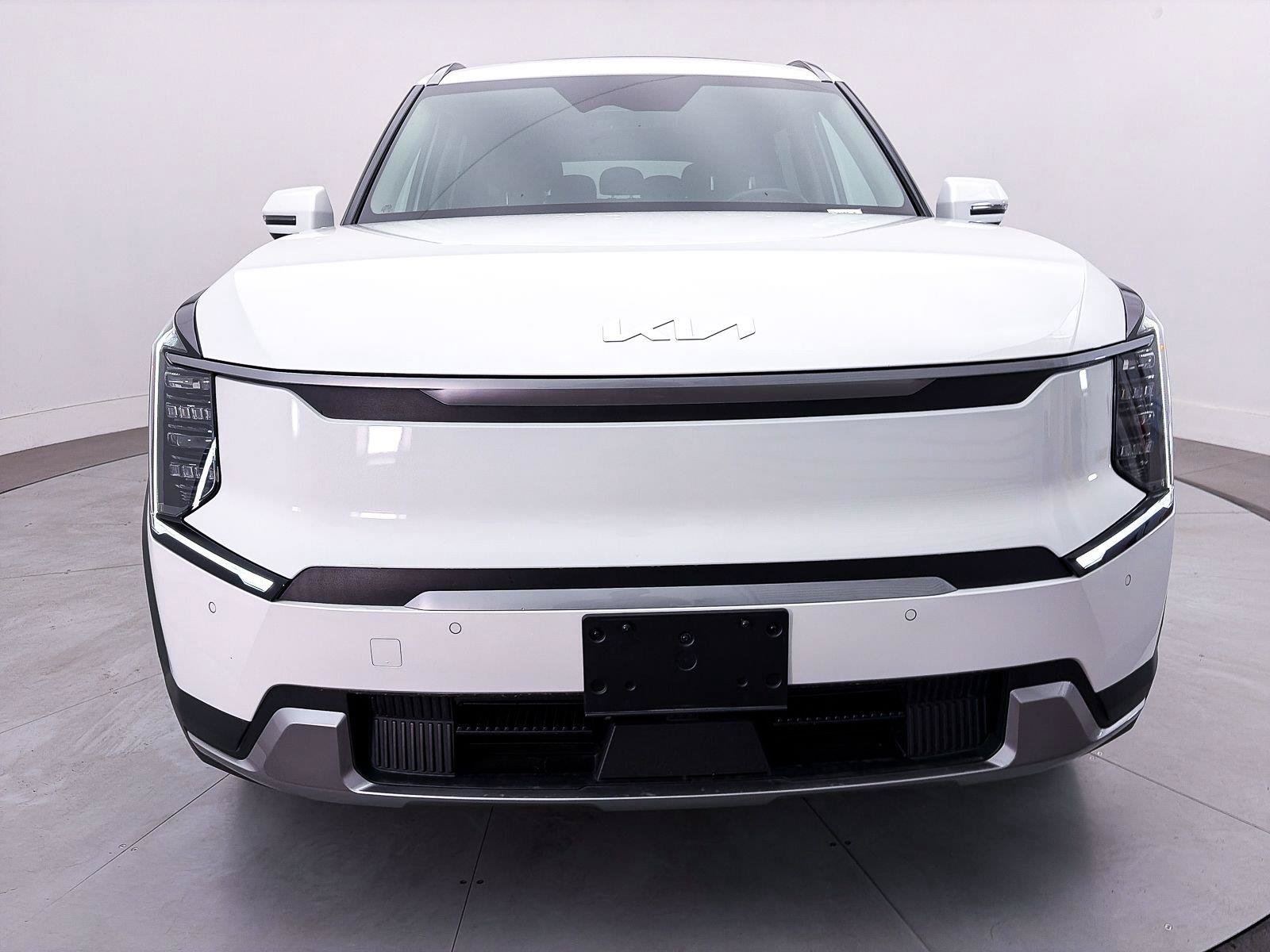 Used 2024 Kia EV9 Wind AWD/4WD image 13