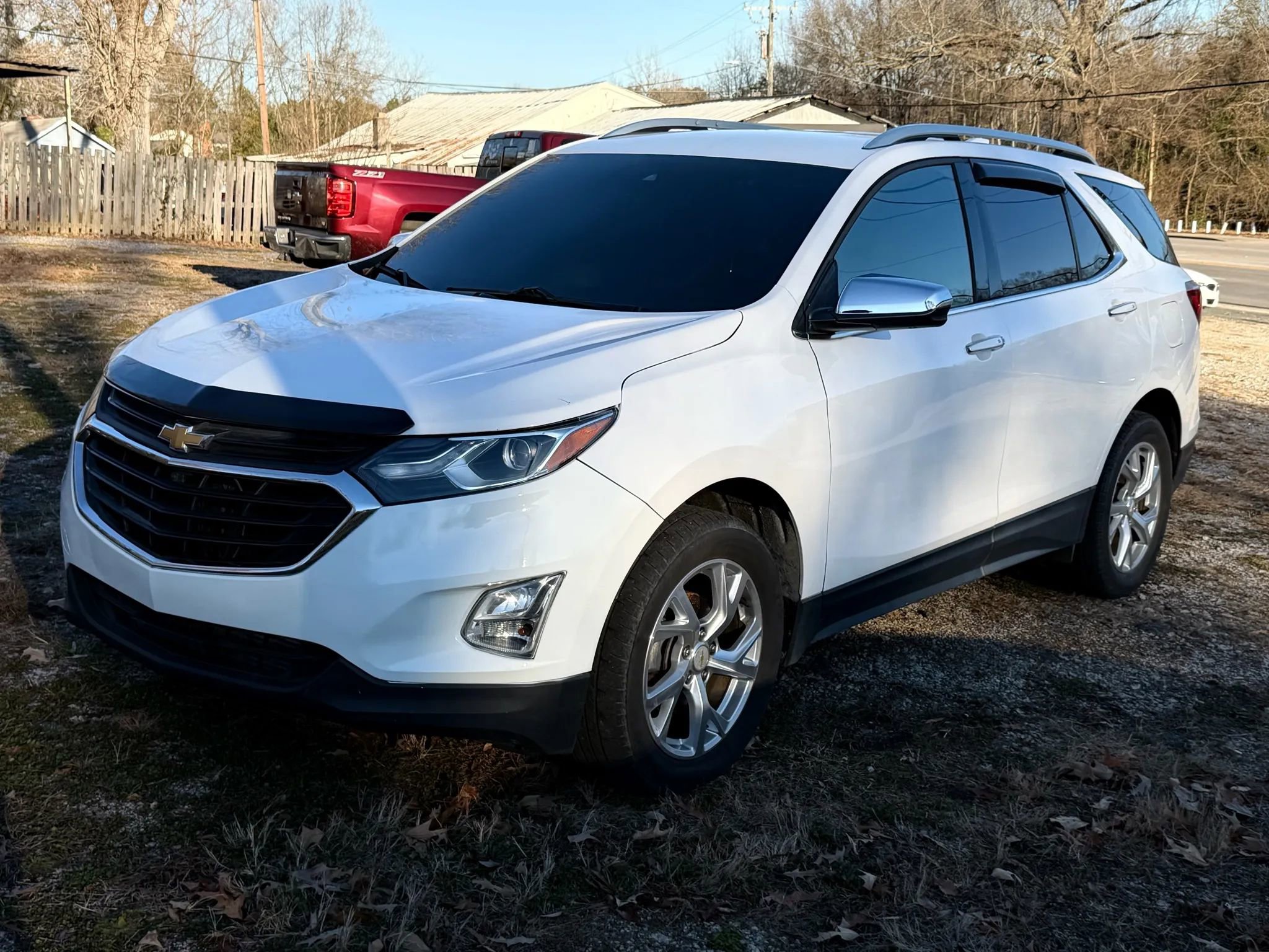 Used 2018 Chevrolet Equinox Premier image 2