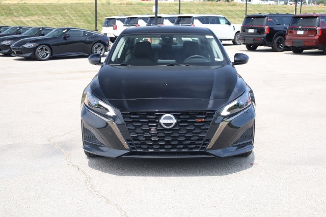Certified 2025 Nissan Altima 2.5 SR FWD image 3