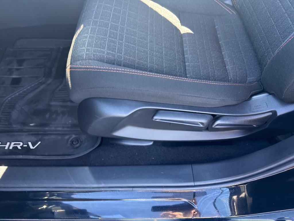 Used 2025 Honda HR-V Sport image 11