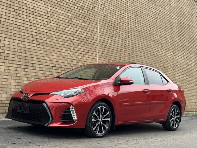 Used 2018 Toyota Corolla XSE image 38
