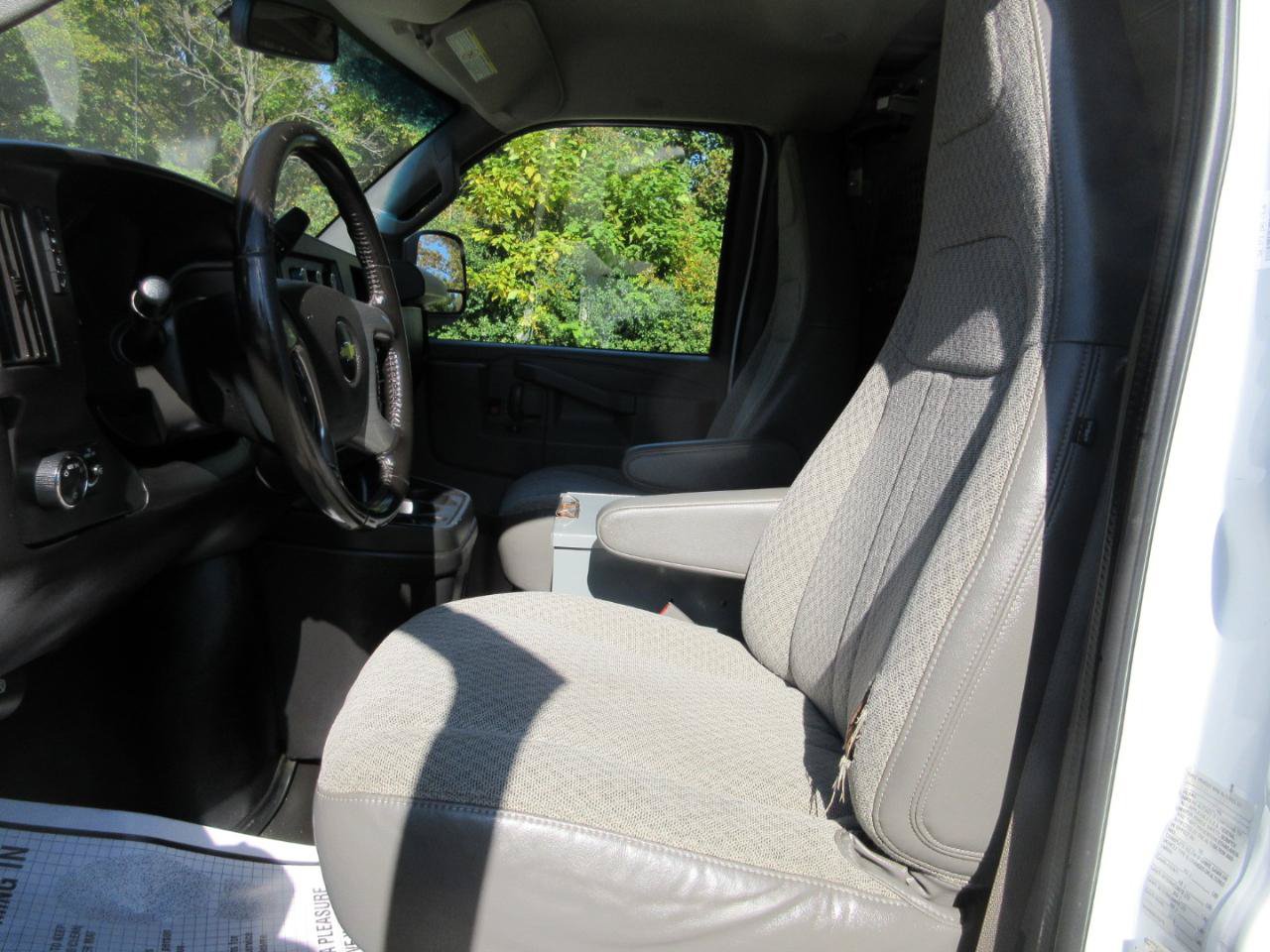 Used 2017 Chevrolet Express 2500 RWD image 28