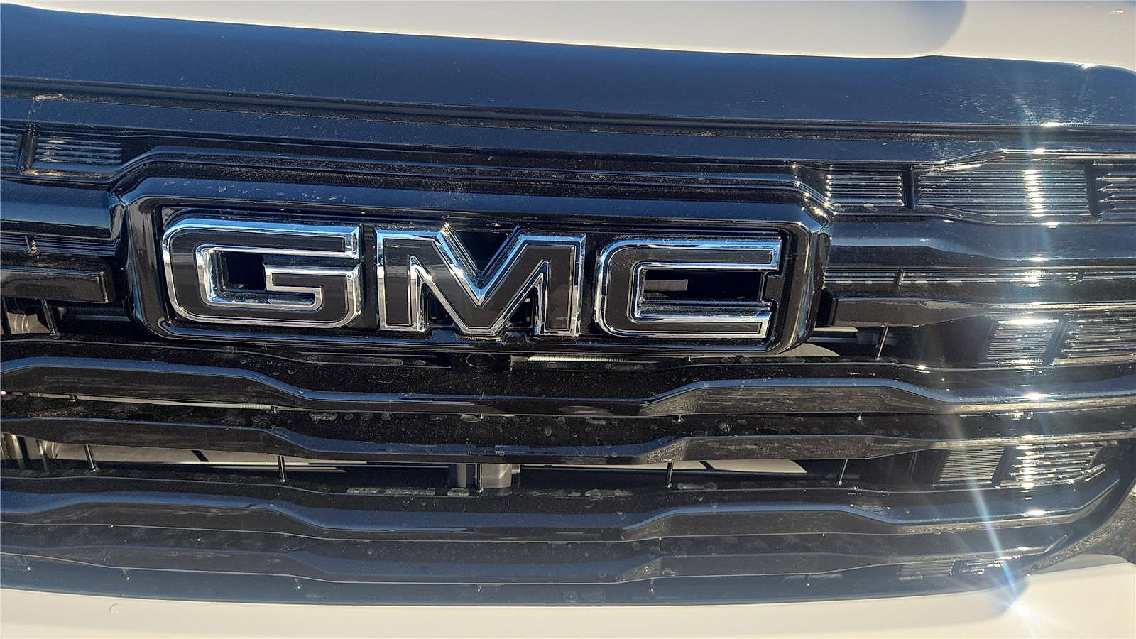 New 2026 GMC Terrain Elevation w/ Black Edition AWD/4WD image 19