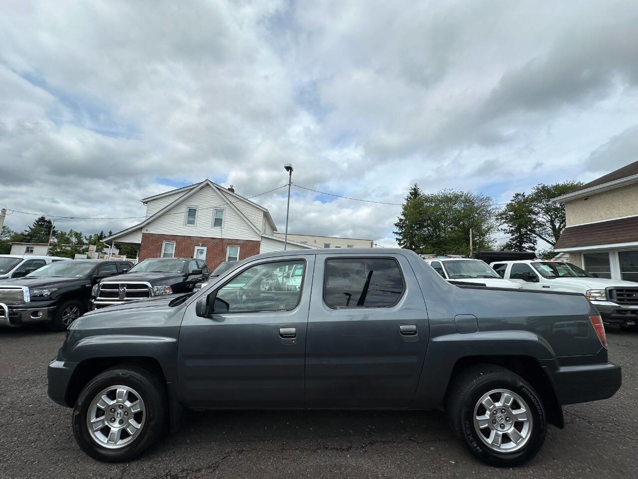 Used 2010 Honda Ridgeline RTS image 2