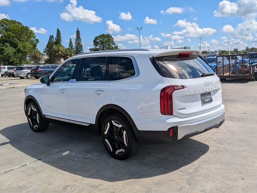 Certified 2024 Kia Telluride S FWD image 6