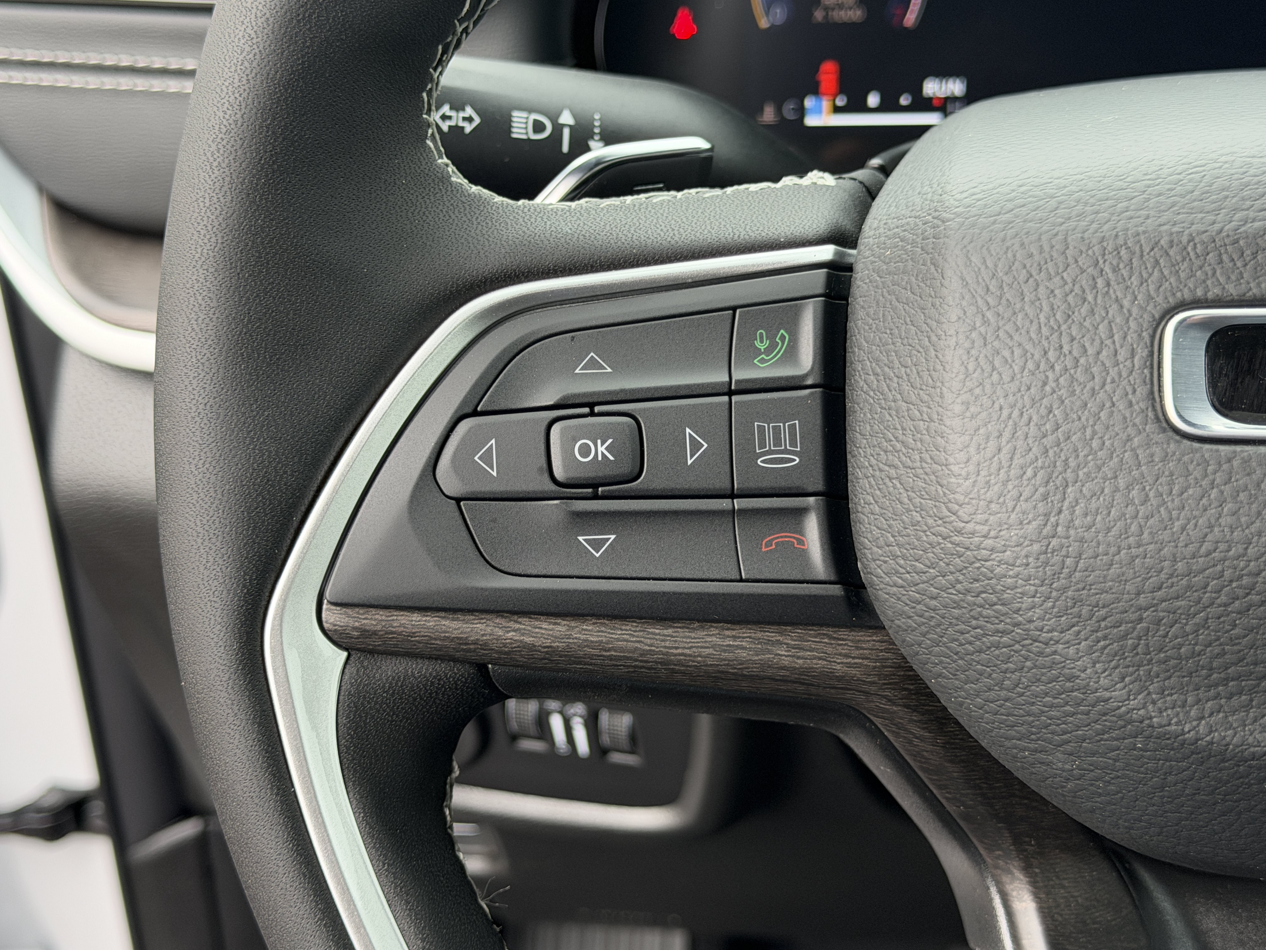 New 2026 Jeep Grand Cherokee Altitude RWD image 25