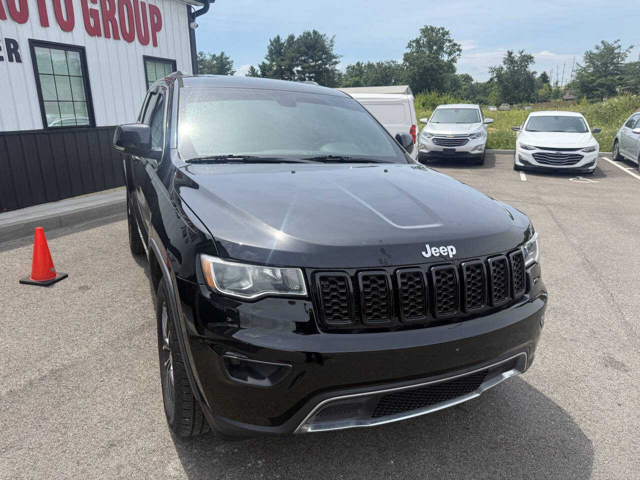Used 2019 Jeep Grand Cherokee Limited AWD/4WD image 4