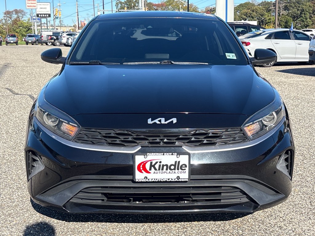 Used 2022 Kia Forte LXS FWD image 2