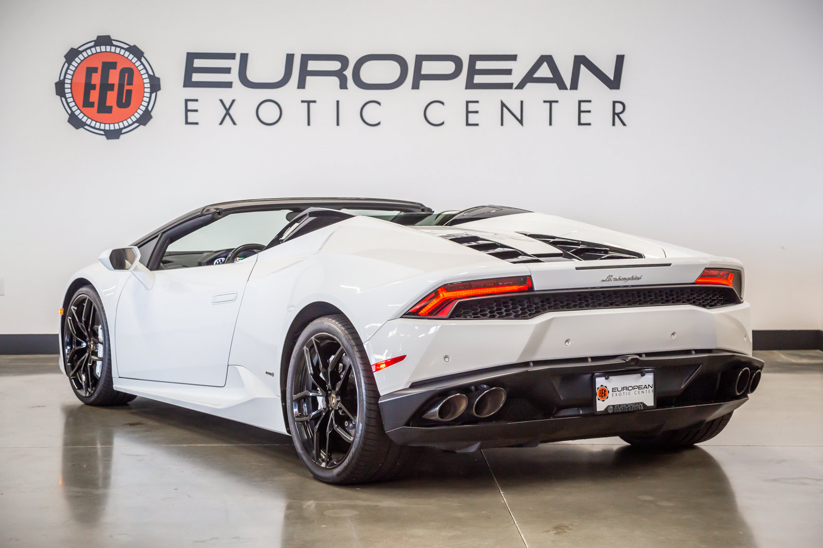 Used 2017 Lamborghini Huracan LP 610-4 AWD/4WD image 10
