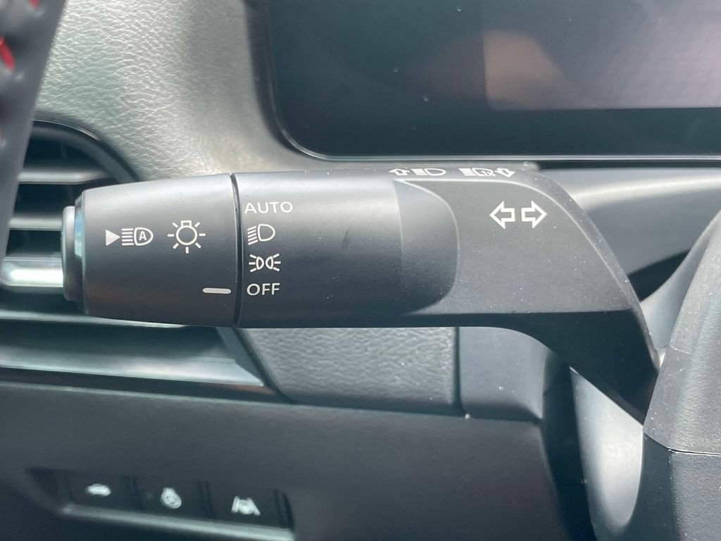 New 2026 Nissan Sentra SR w/ SR Premium Package FWD image 23