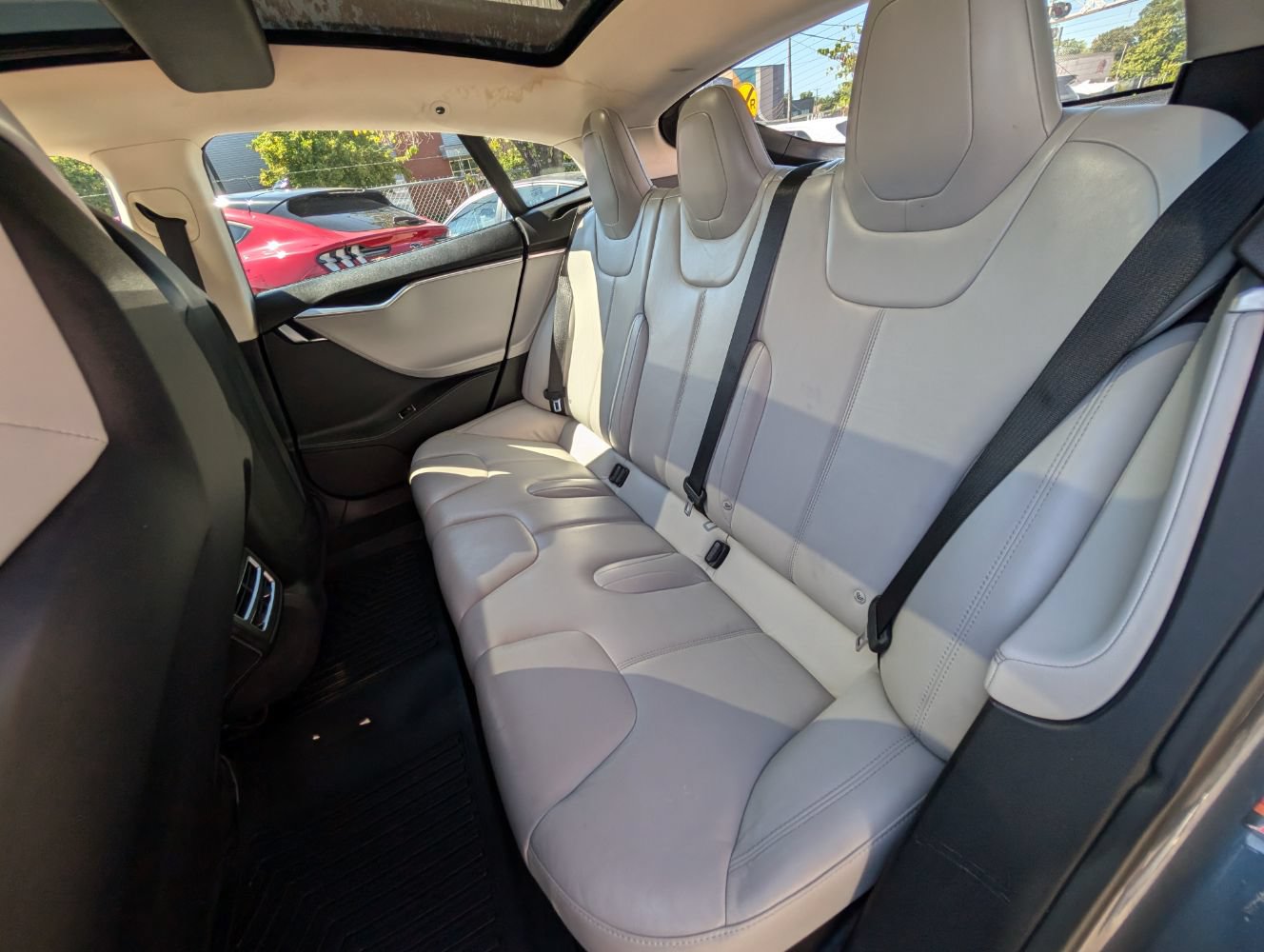 Used 2015 Tesla Model S 60 RWD image 18