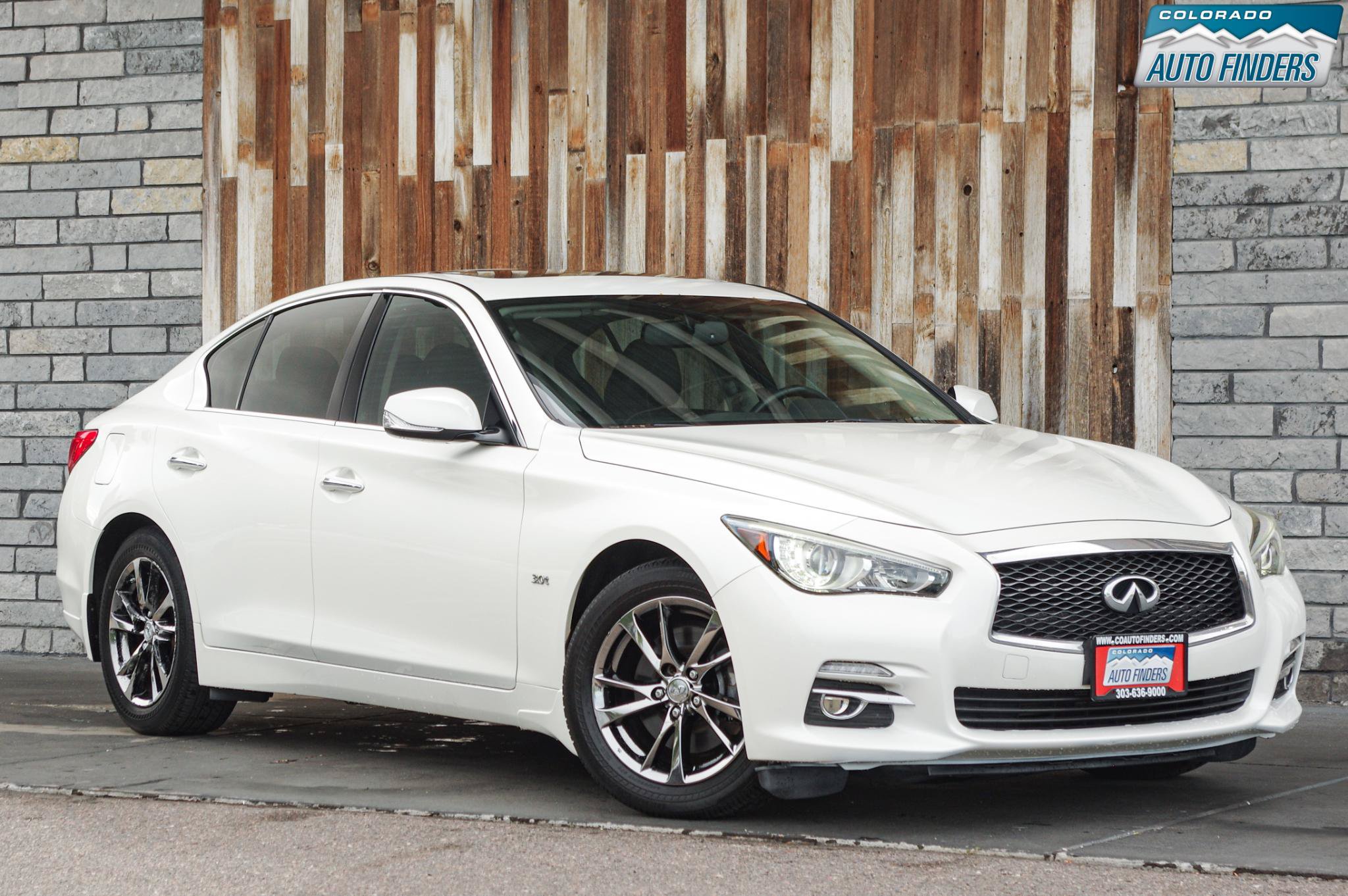 Used 2017 INFINITI Q50 Signature Edition w/ All Weather Package (L93) AWD/4WD image 9