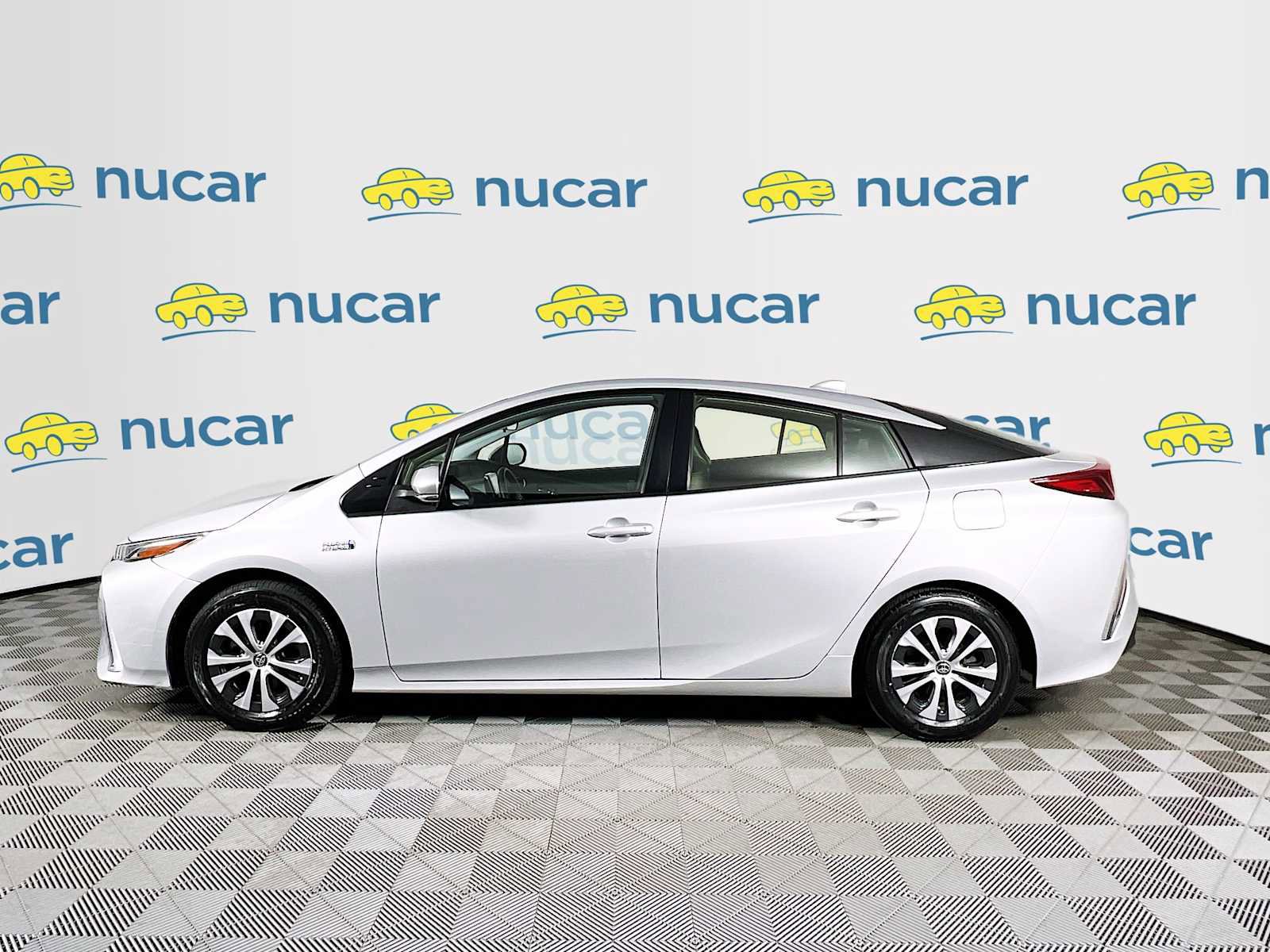 Used 2021 Toyota Prius Prime XLE image 4