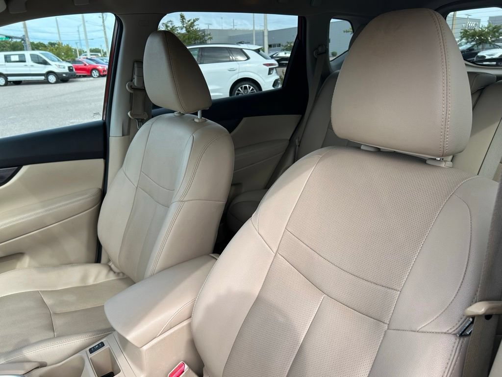 Used 2016 Nissan Rogue SL w/ SL Premium Package FWD image 18