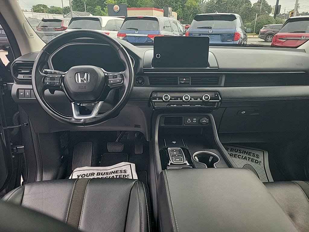 Used 2023 Honda Pilot Touring image 11