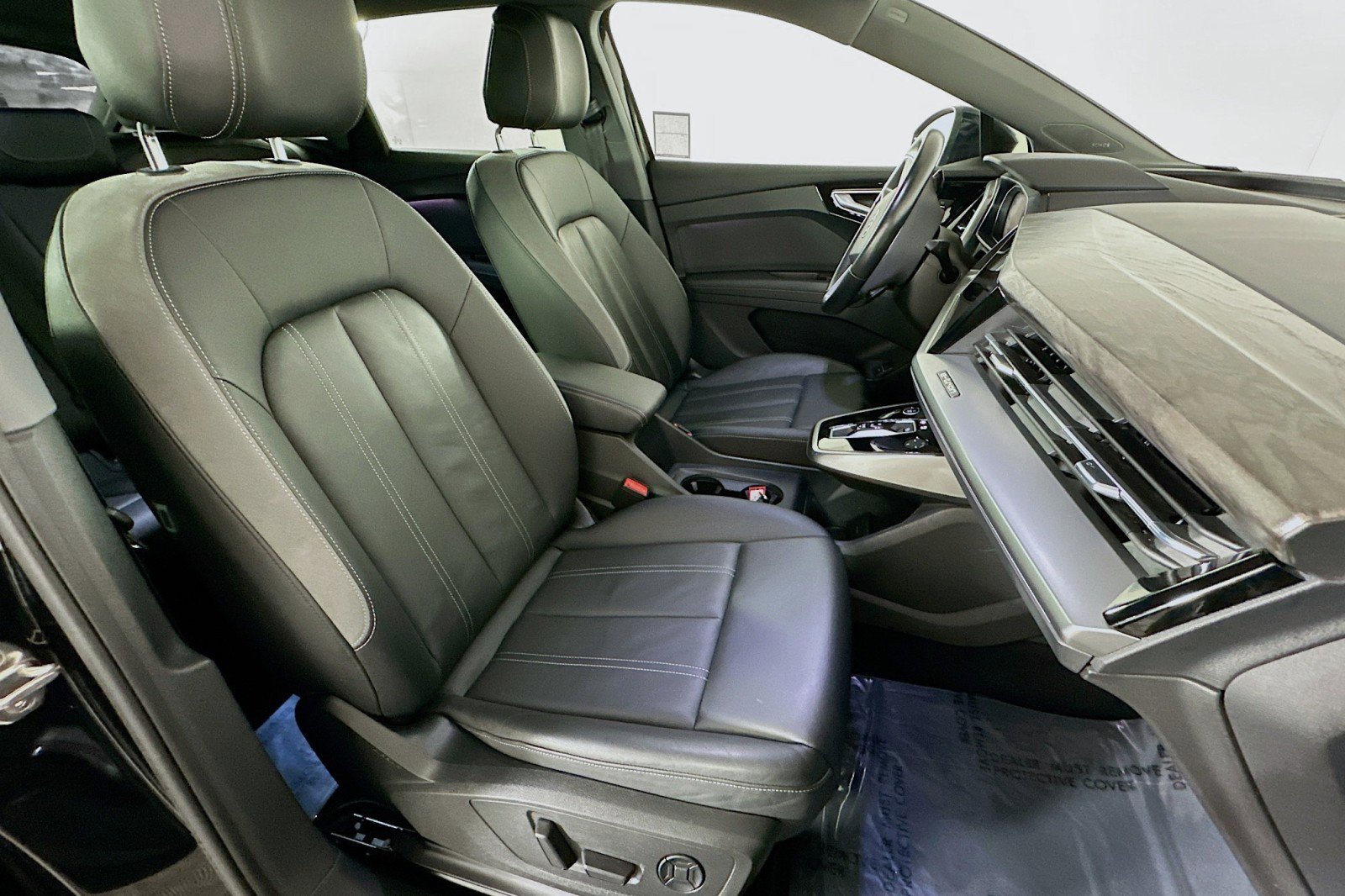 Used 2023 Audi Q4 e-tron Premium Plus w/ Premium Plus image 8