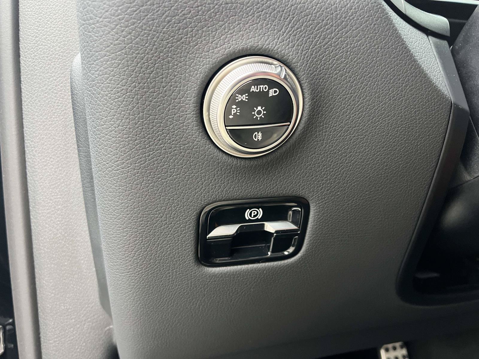 Certified 2025 Mercedes-Benz GLC 300 image 22