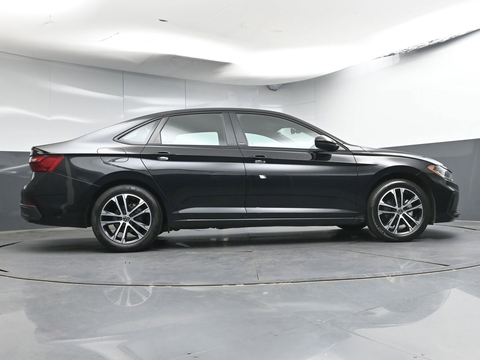 Used 2025 Volkswagen Jetta Sport FWD image 23