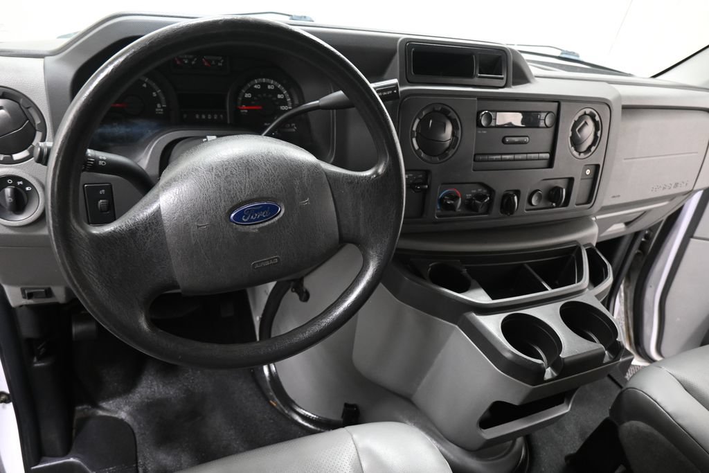 Used 2014 Ford E-150 and Econoline 150 RWD image 2