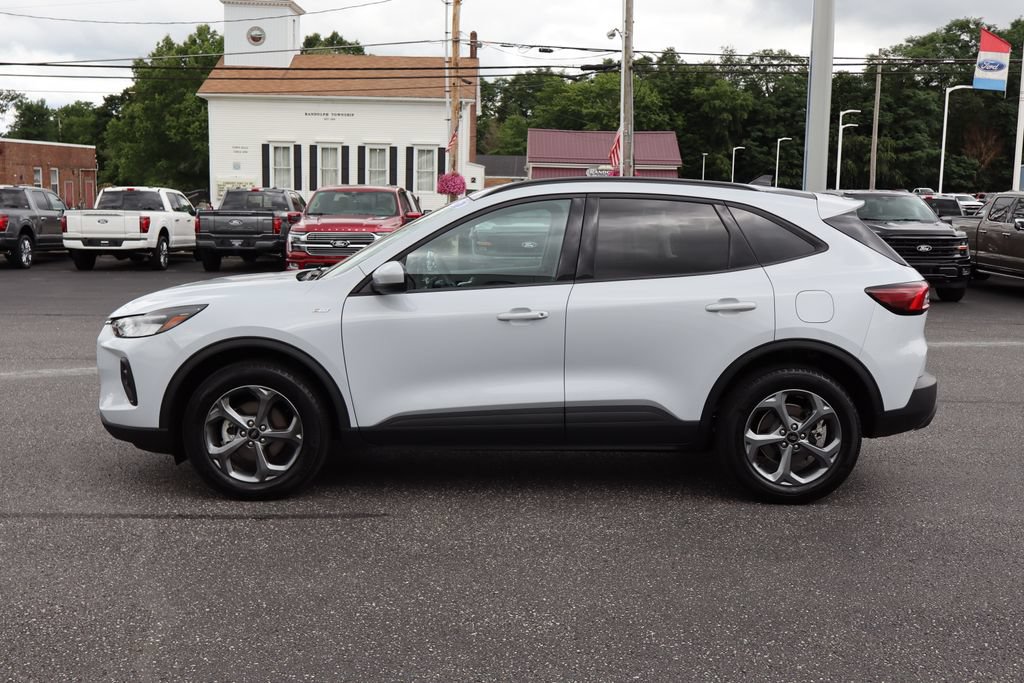 Used 2025 Ford Escape ST-Line Select AWD/4WD image 16