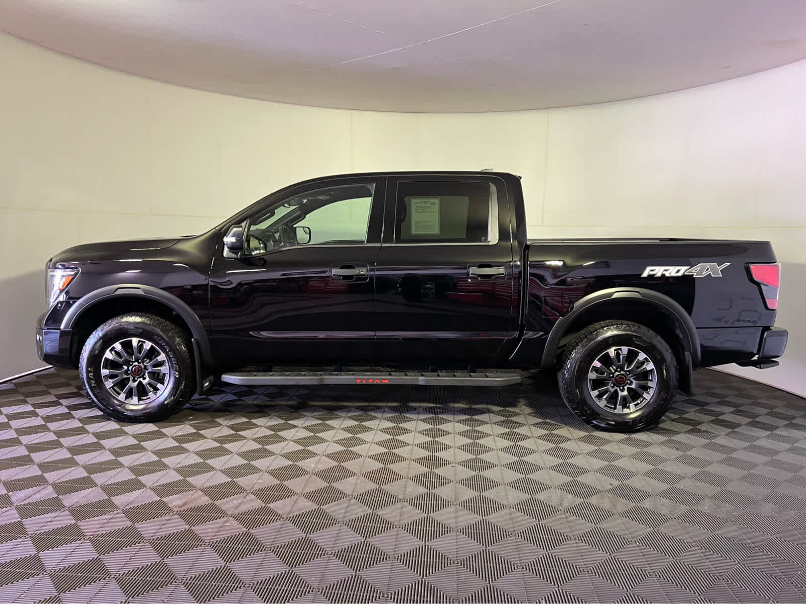 Certified 2024 Nissan Titan PRO-4X w/ Pro-4x Convenience Package AWD/4WD image 4