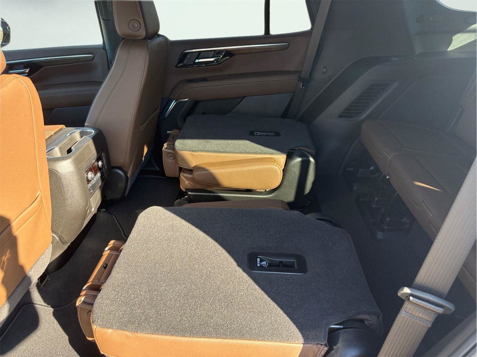 New 2026 Chevrolet Tahoe High Country AWD/4WD image 28