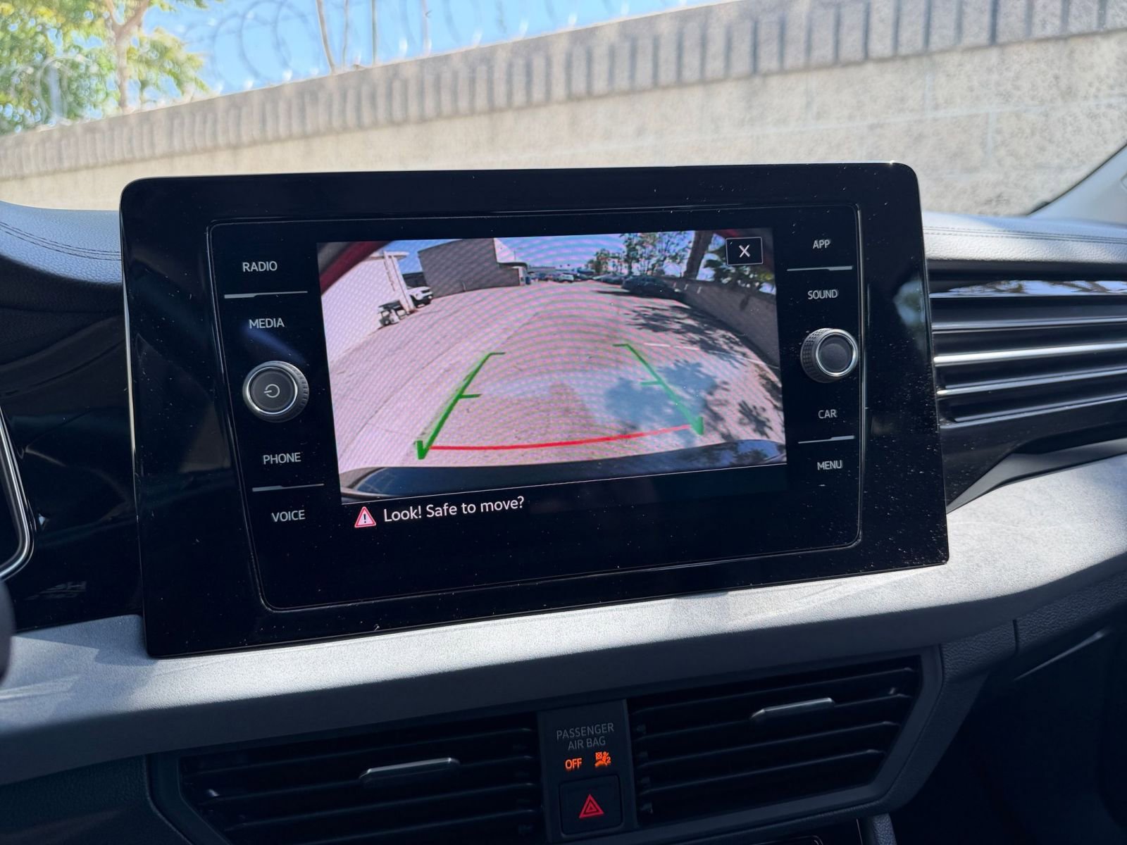 Used 2025 Volkswagen Jetta SE image 23