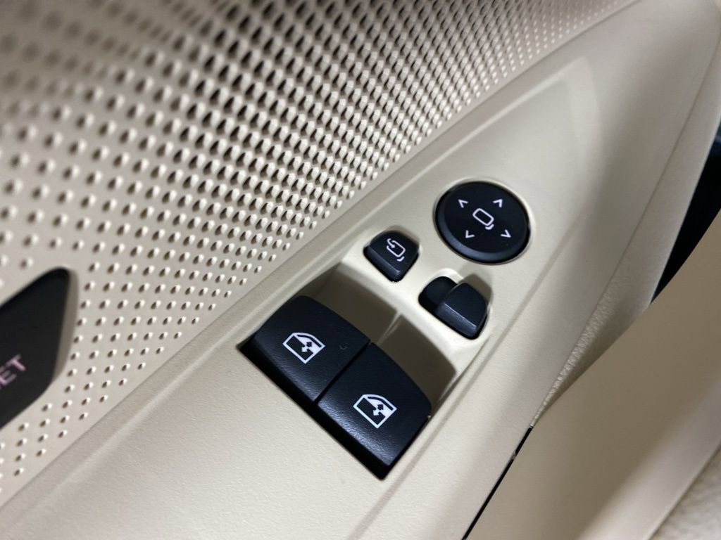 Used 2025 BMW 430i xDrive Coupe w/ Premium Package image 8