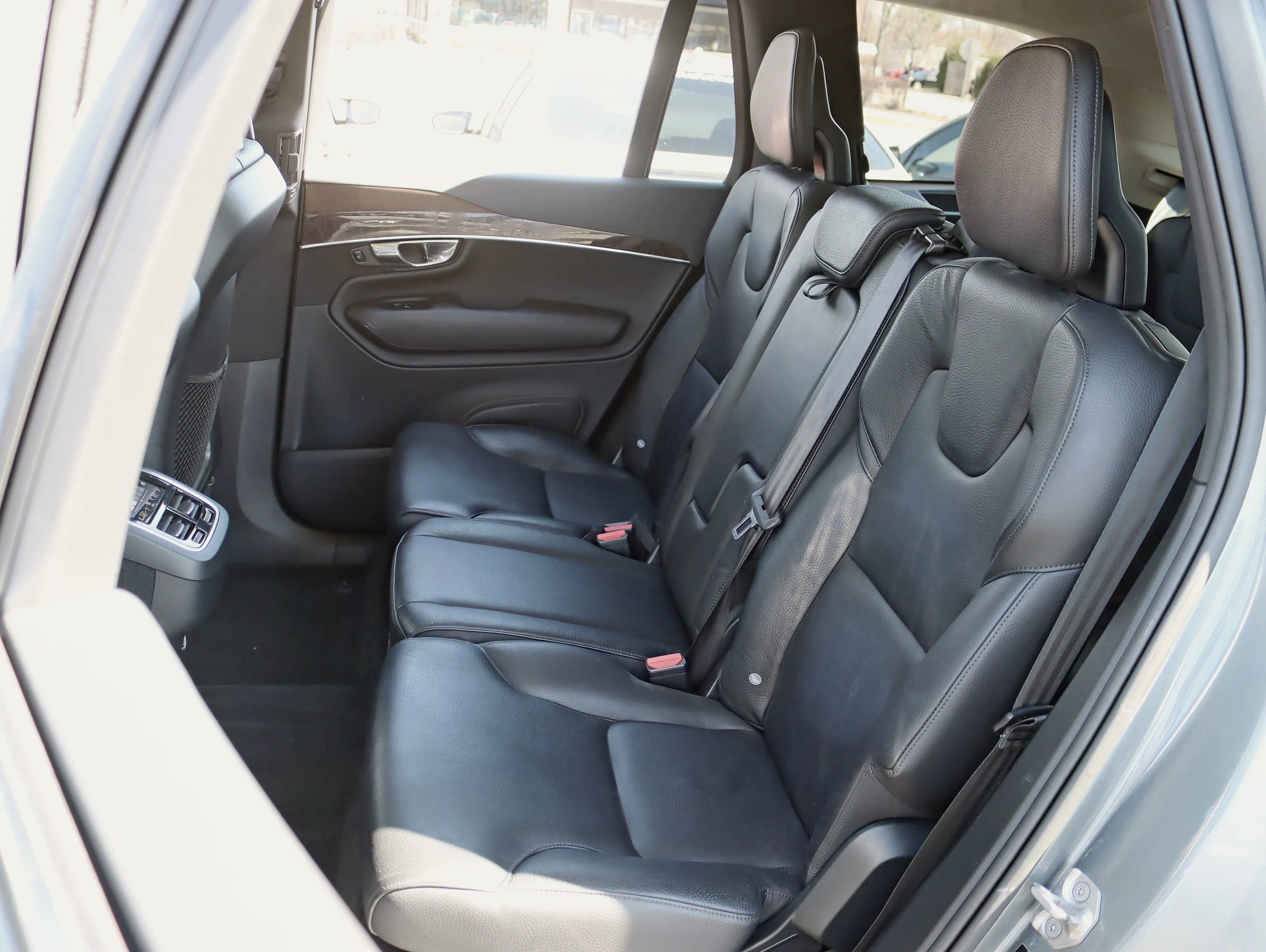 Used 2017 Volvo XC90 T6 Momentum w/ Vision Package image 33