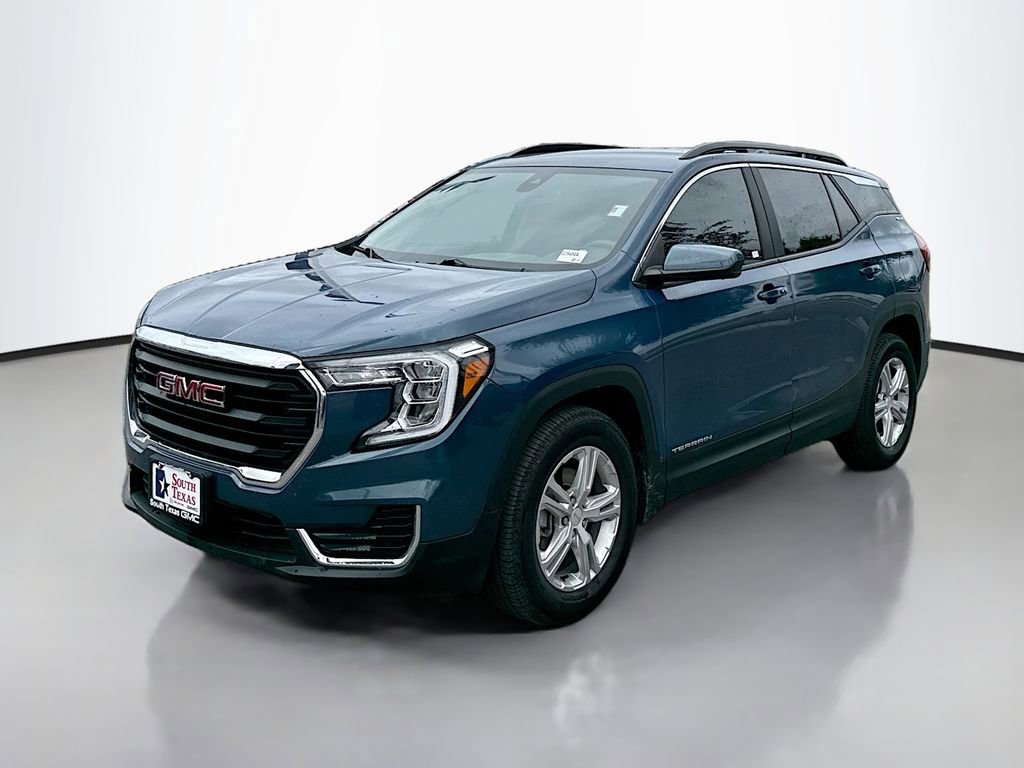 Used 2024 GMC Terrain SLE w/ Driver Convenience Package FWD image 3