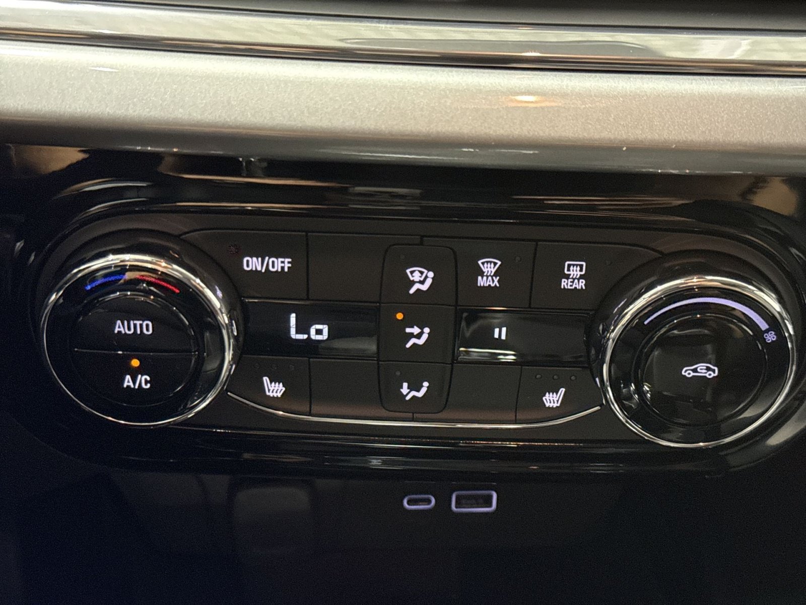 New 2026 Chevrolet Trax LT w/ Driver Confidence Package FWD image 22