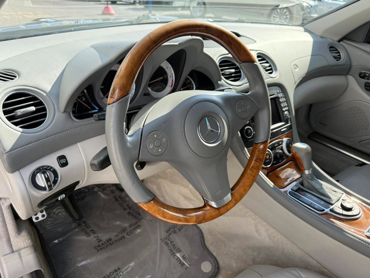 Used 2012 Mercedes-Benz SL 550 image 37