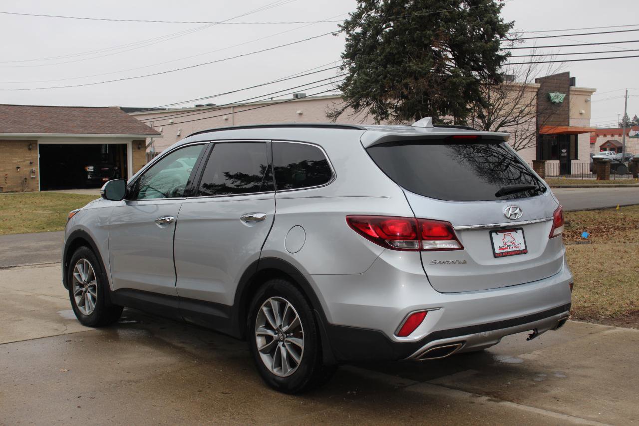 Used 2017 Hyundai Santa Fe SE w/ SE Premium Package 02 FWD image 7
