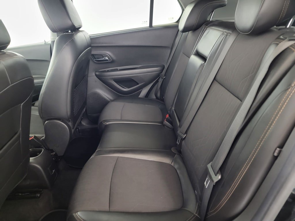 Used 2020 Chevrolet Trax LT w/ LT Convenience Package FWD image 13