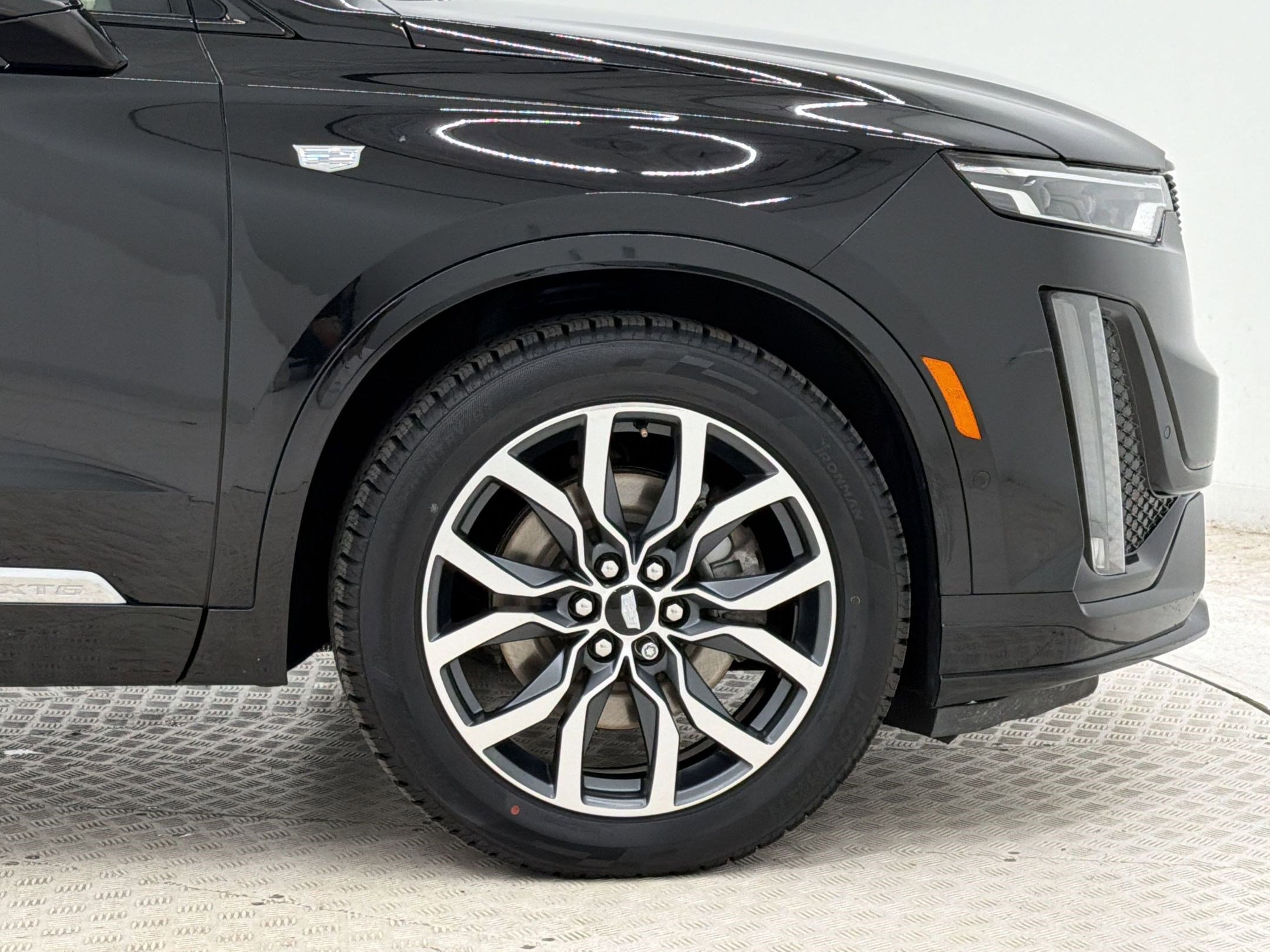 Used 2021 Cadillac XT6 Sport w/ Platinum Package AWD/4WD image 12