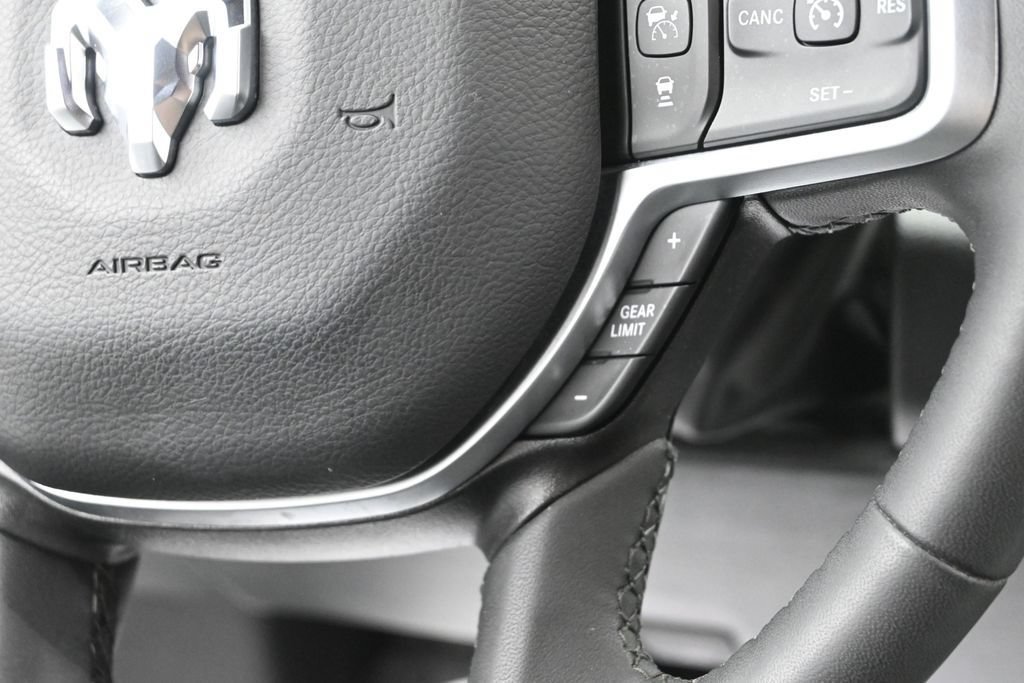 Used 2025 RAM 1500 Big Horn AWD/4WD image 33