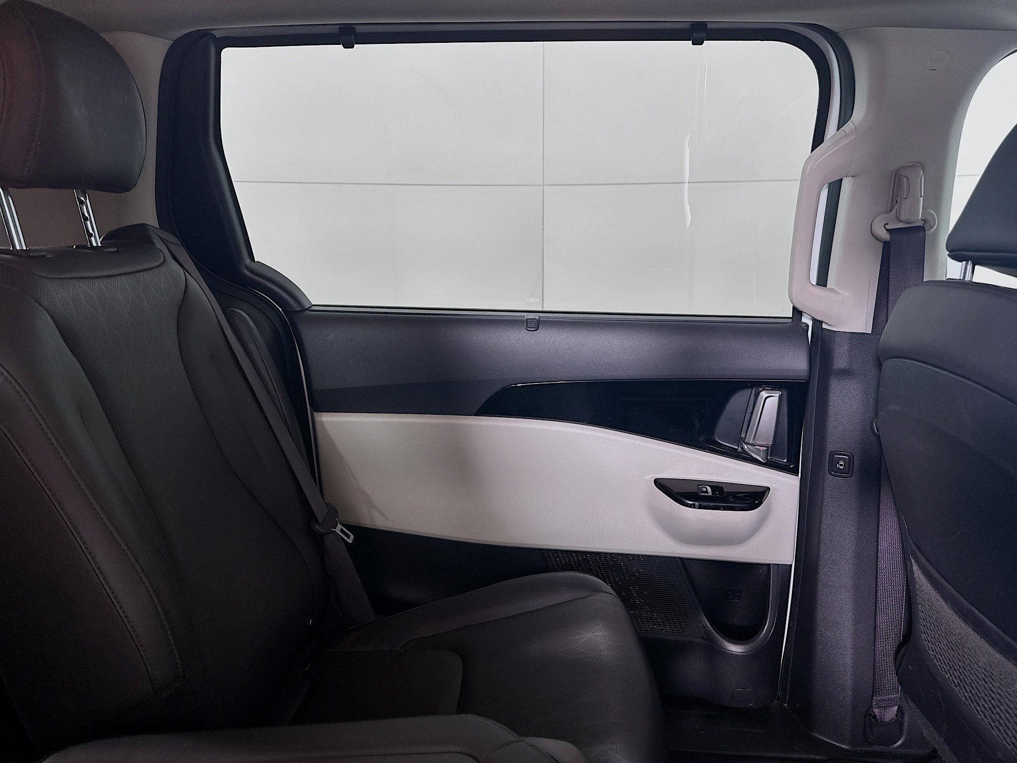 Used 2024 Kia Carnival SX FWD image 32