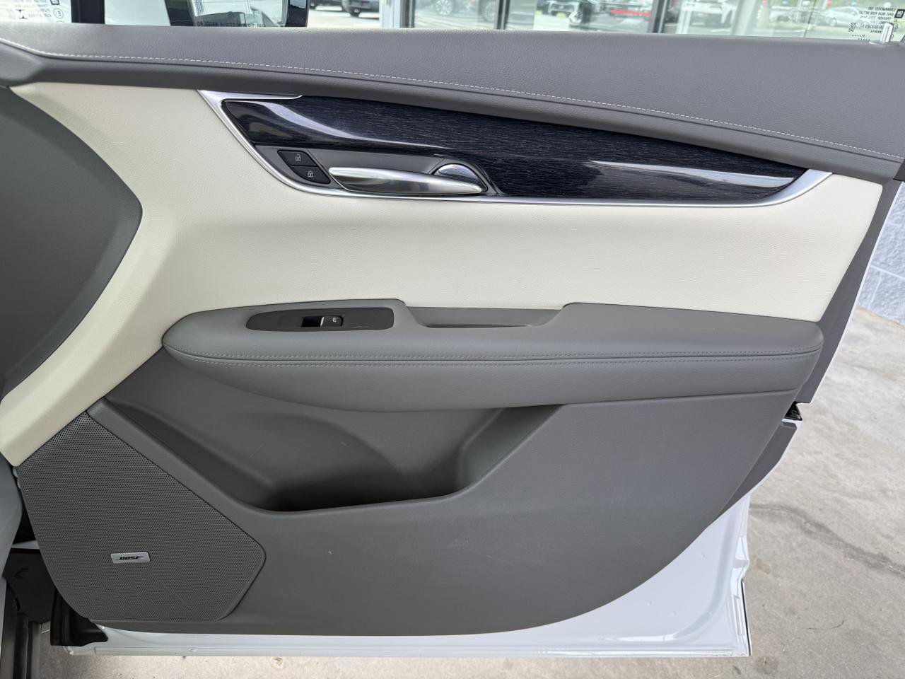 Used 2022 Cadillac XT6 Premium Luxury AWD/4WD image 34