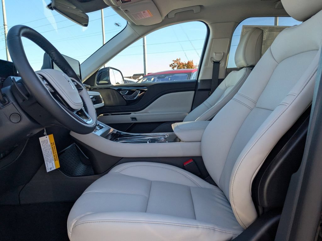 New 2026 Lincoln Aviator 2WD image 21