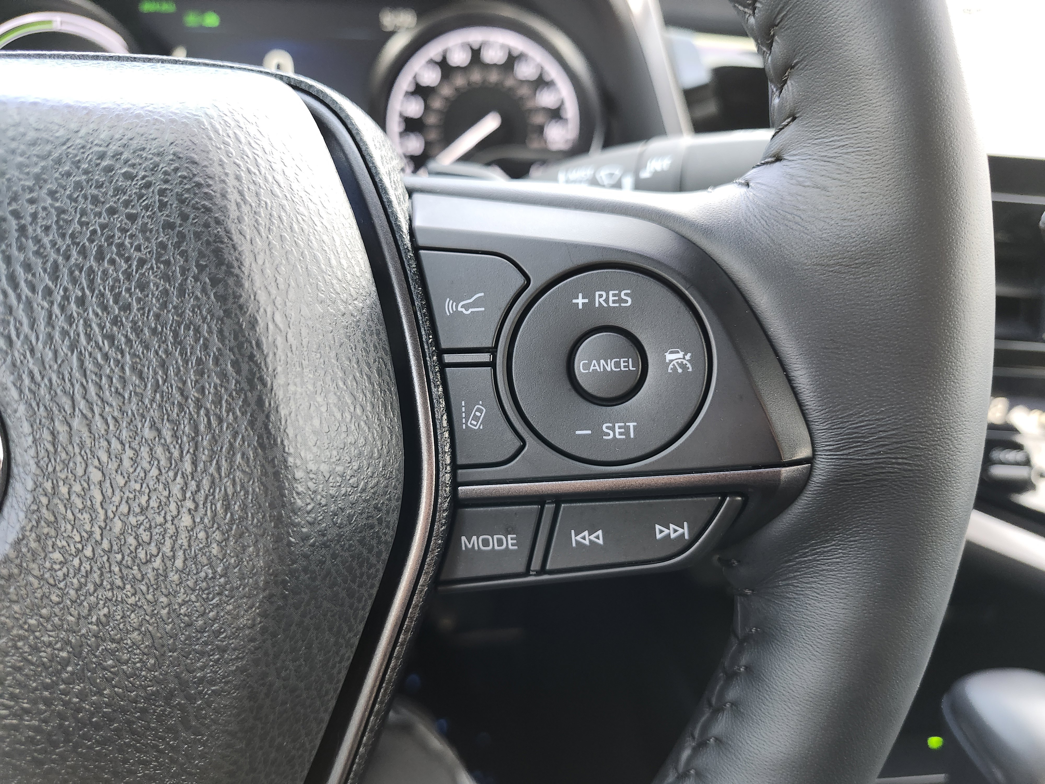 Used 2024 Toyota Camry XSE w/ Navigation Package image 36