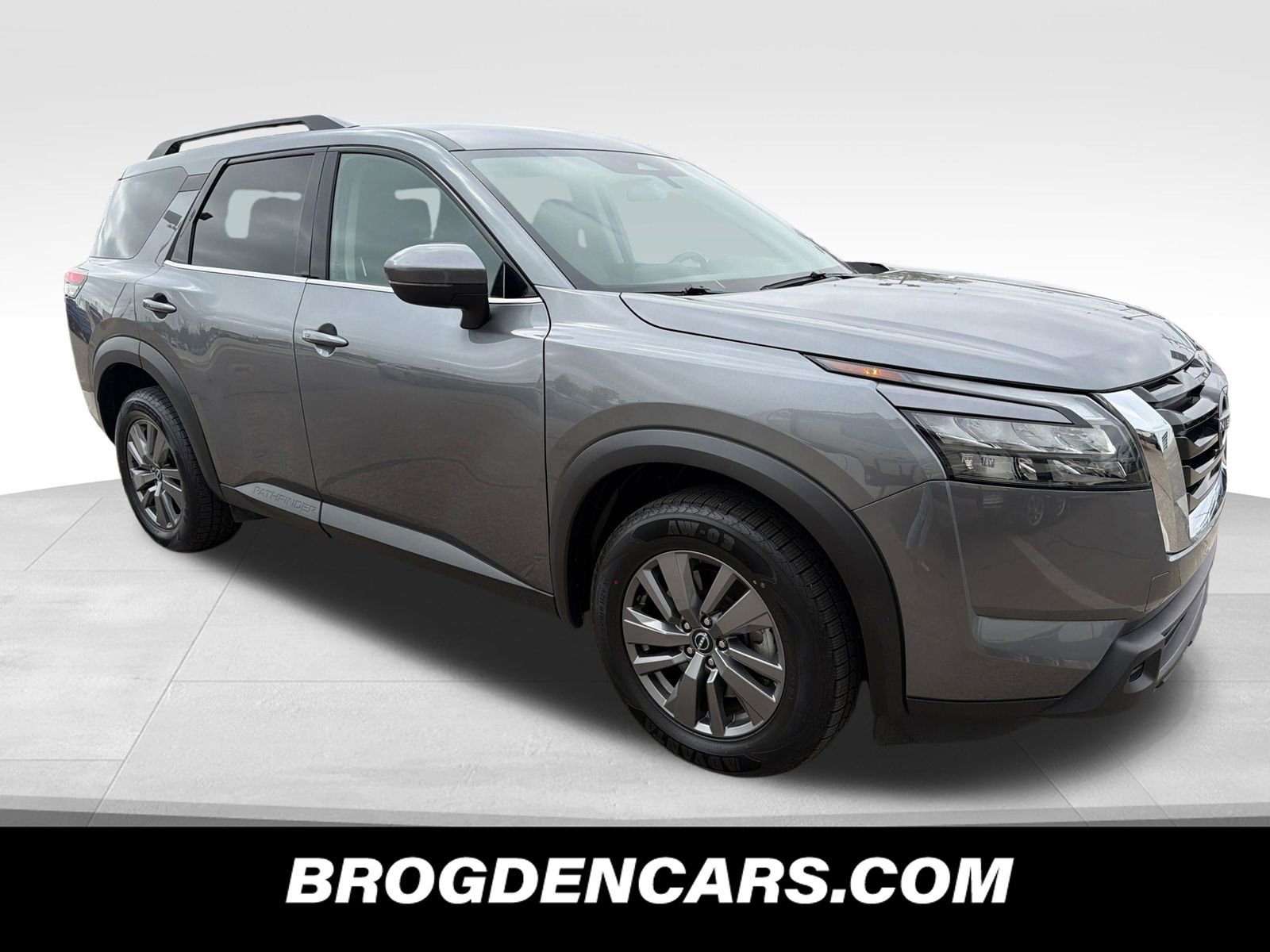 Used 2025 Nissan Pathfinder SV