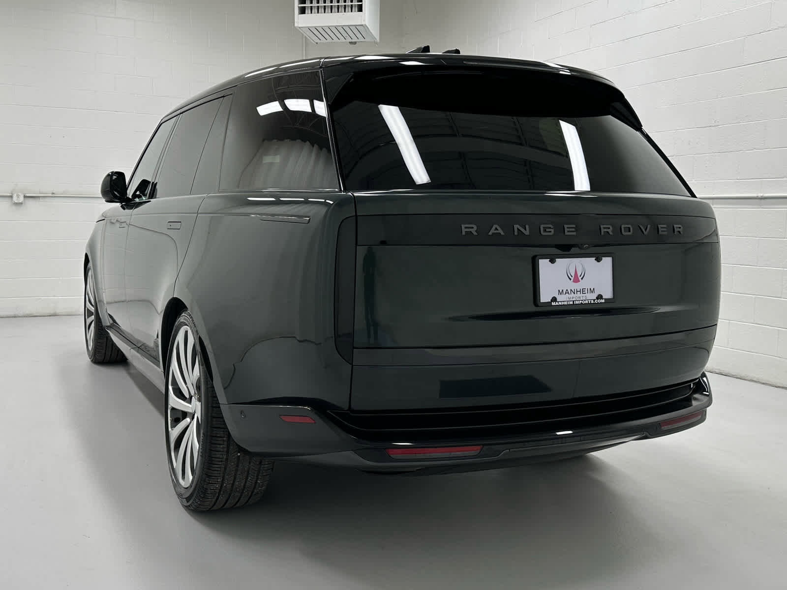 Used 2025 Land Rover Range Rover Long Wheelbase SE image 8