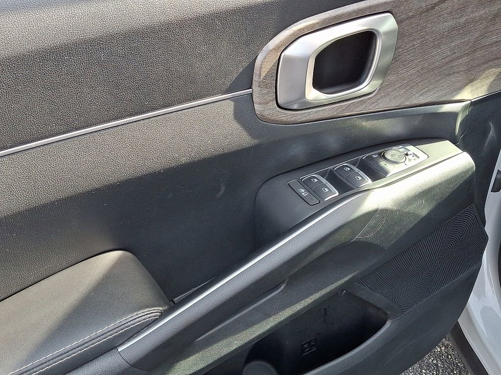 Used 2022 Kia Sorento S image 13