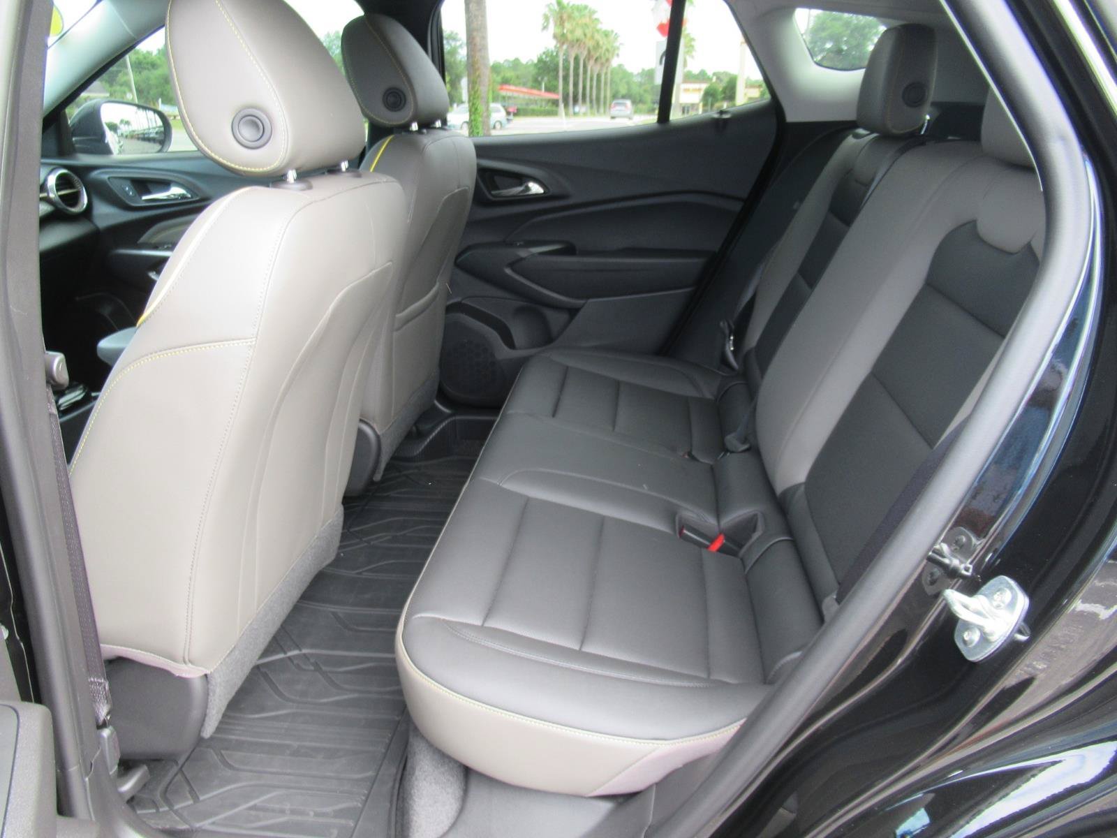 Used 2025 Chevrolet Trax ACTIV w/ Driver Confidence Package FWD image 34