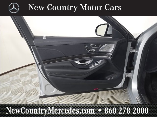 Used 2018 Mercedes-Benz S 560 4MATIC Sedan image 19
