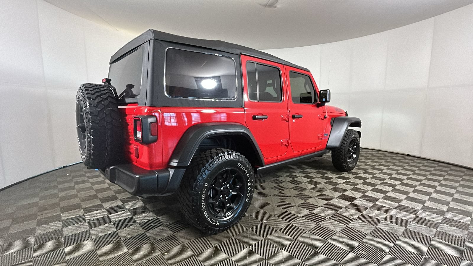 Used 2023 Jeep Wrangler Unlimited w/ Cold Weather Group AWD/4WD image 4